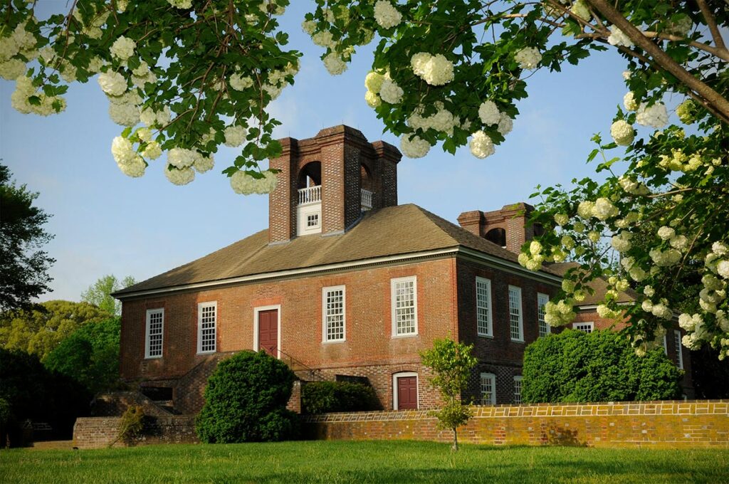 Stratford Hall, c.1730, is the birthplace of Robert E. Lee. The plantation sits on 1900 acres overlooking the Potomac River. Historically and architecturally significant, the site also includes nature trails, a gristmill and formal gardens.